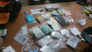 Pengungkapan Pengedar Obat Tramadol: Kerjasama Kodim 0618/Kota Bandung, Warga, dan Petugas Keamanan Masjid Al Jabbar Pengungkapan, Pengedar Obat Tramadol, Kodim 0618/Kota Bandung, Masjid Al Jabbar, Kerjasama Warga dan Petugas Keamanan, Penangkapan, Barang Bukti, Patroli Keamanan, Pengawasan, Pemeriksaan Pelaku, Langkah-langkah Hukum